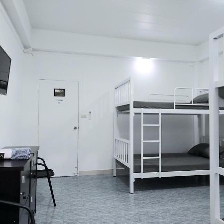 Room79 Phuket Bagian luar foto