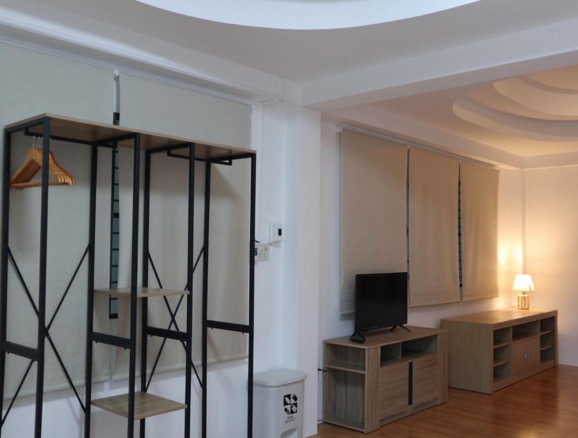 Room79 Phuket Bagian luar foto